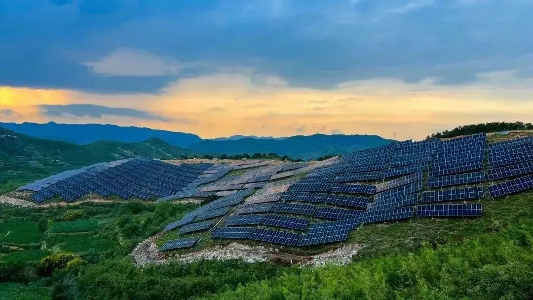 中央定调，，发改委政策“三连发”，，260亿津贴到账，，光伏一周迎四大利好！