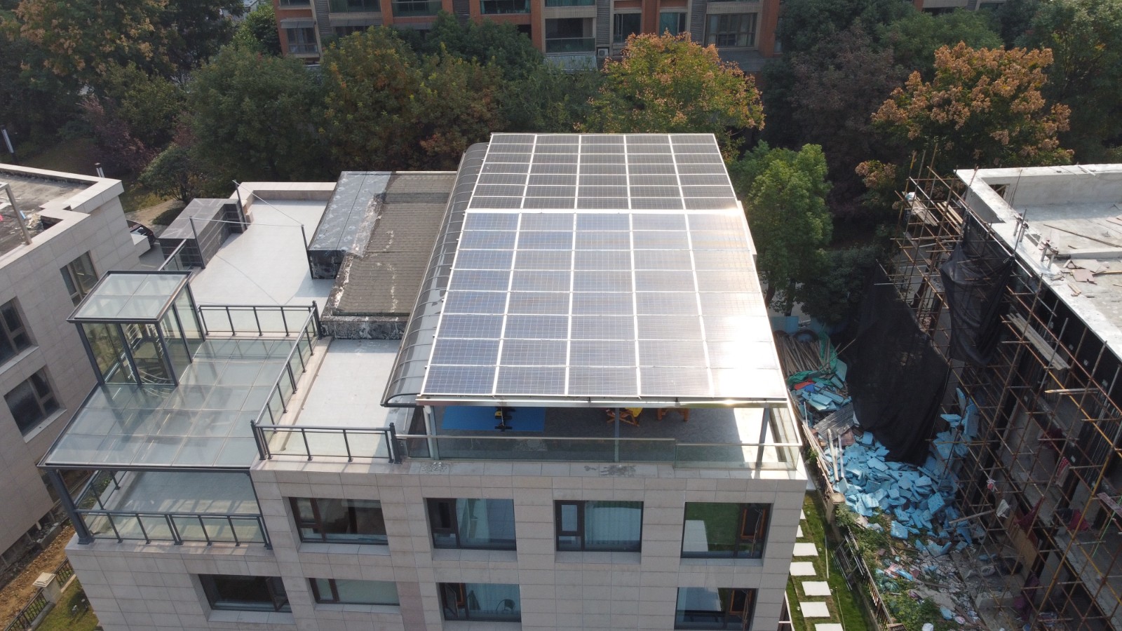 别墅屋顶为什么特殊适合装置光伏发电系统？？