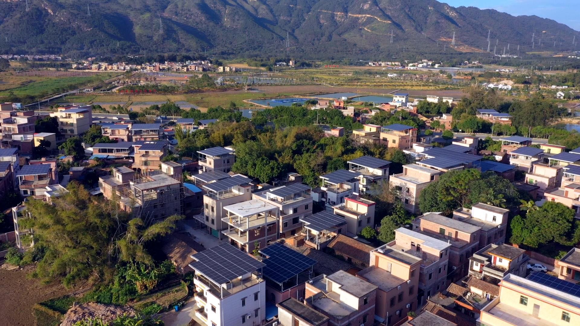 深入实验农村电网牢靠提升工程，户用光伏等新能源应并尽并，大力帮扶推动生长！！